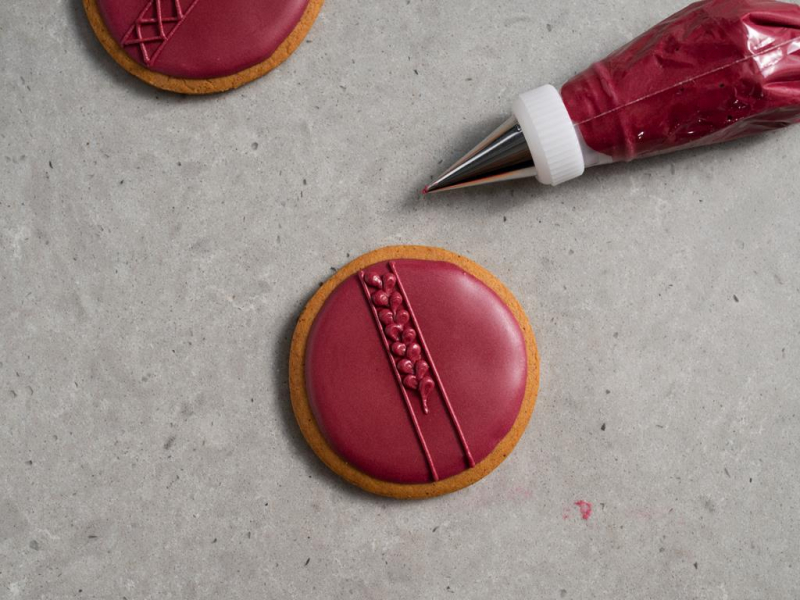 dekoracja z lukru królewskiego warkocz,plecionka