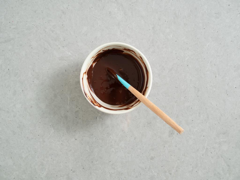 polewa z czekolady gorzkiej i śmietanki na ciasto biskup