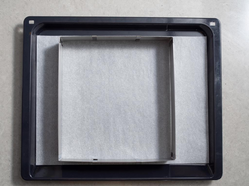 w blaszce z wyposażenia piekarnika regulowany rant do pieczenia dr. Oetker