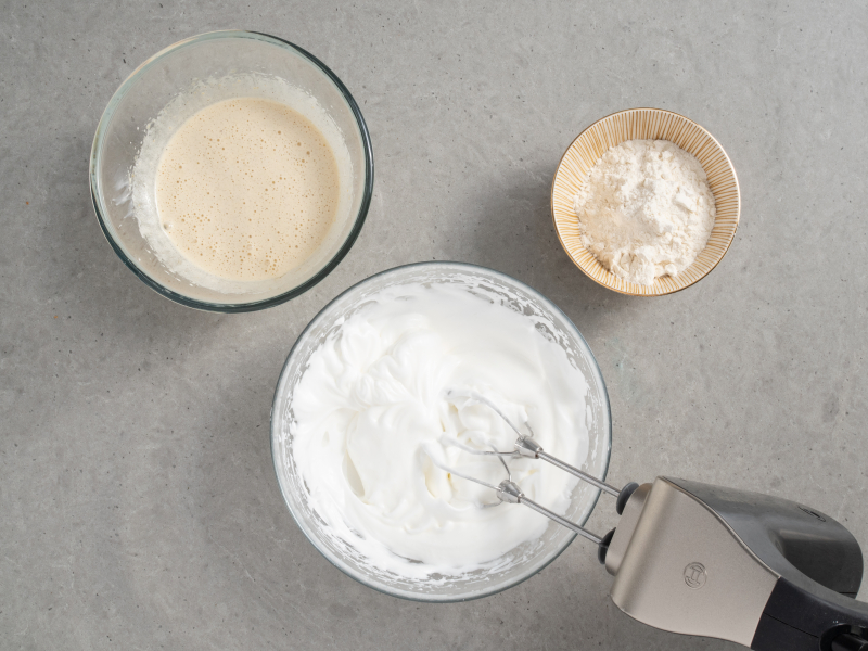 kogel mogel, beza, mąka pszenna na biszkopty