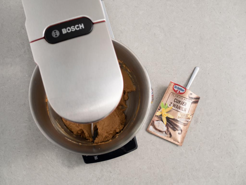 krem karmelowy z cukrem z wanilią