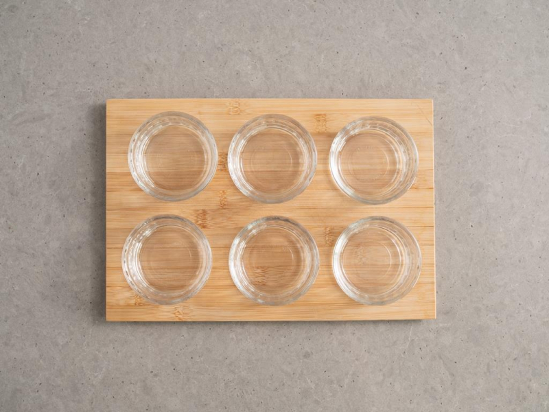 naczynia do panna cotty schłodzone w lodówce