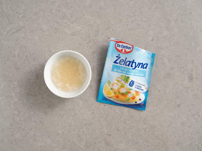 żelatyna Dr. Oetkera do deserów