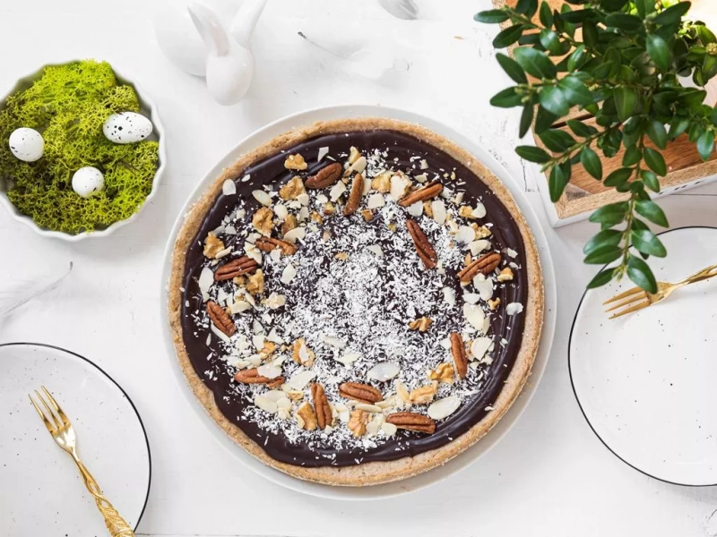 mazurek bez pieczenia z kremem z kaszy jaglanej i bakaliami