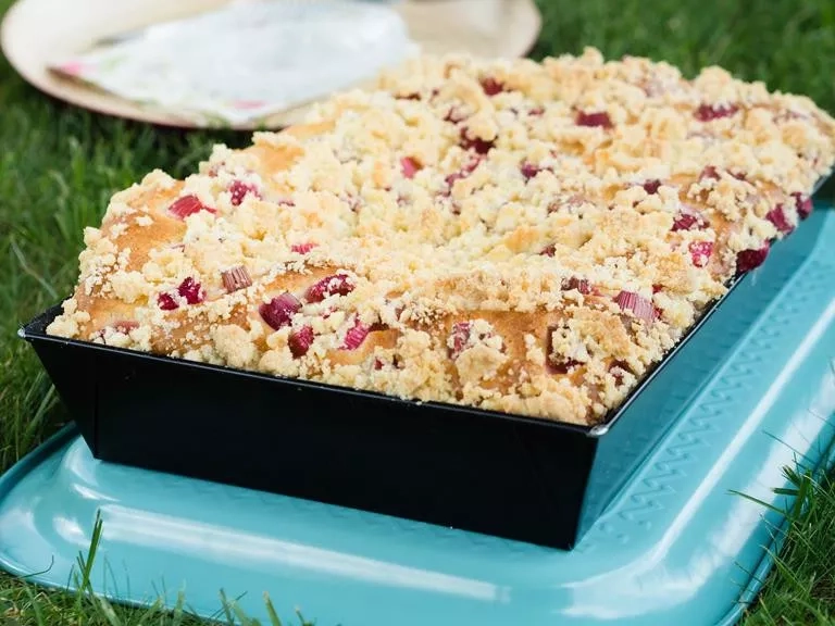 drożdżówka w rabarbarem