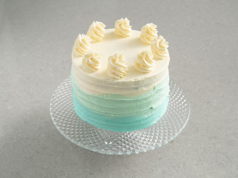 dekorowanie tortu kremem maślanym