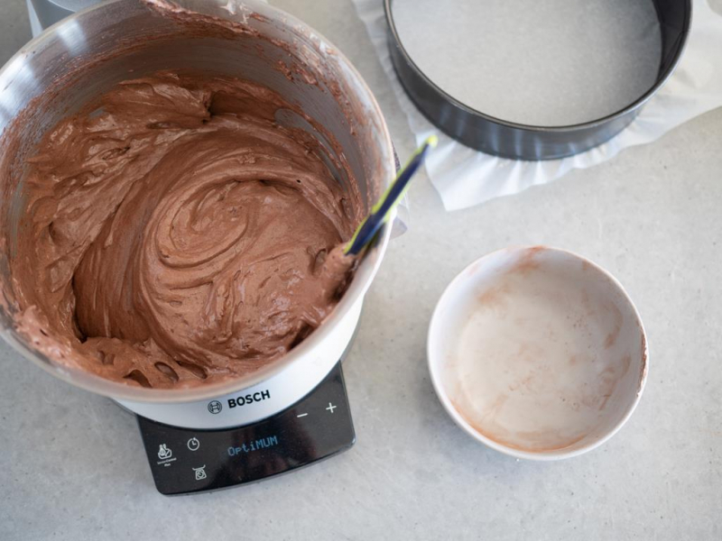 w misie robota kuchennego bosch ciasto na biszkopt kakaowy