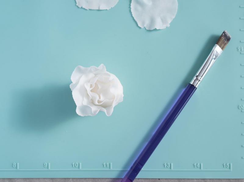 pączek kwiatu z masy cukrowej