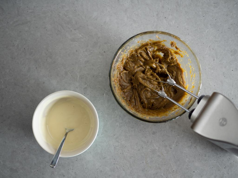 mikser ręczny bosch, pistacjowy ganache do tarty z truskawkami