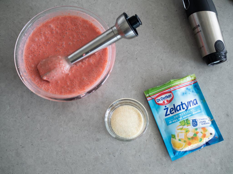 Truskawkowa masa na żelatynie Dr. Oetker