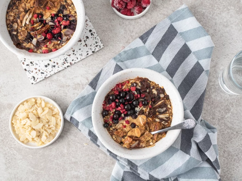 pieczona owsianka czekoladowa z masłem orzechowym