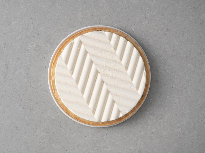 Prze艂o偶ona cz臋艣膰 艣mietankowa na tart臋.