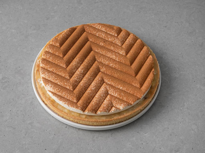 Gotowa ro艣linna szarlotka alpejska.