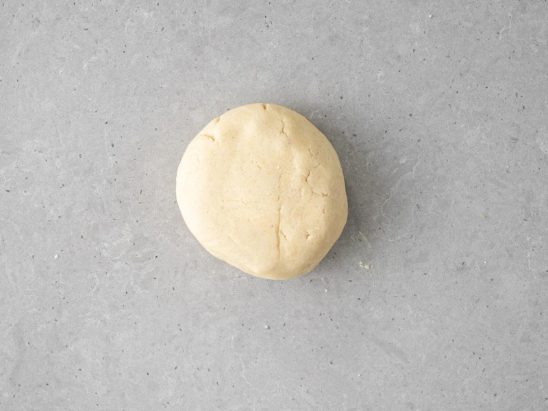 Gotowe kruche ciasto wega艅skie.