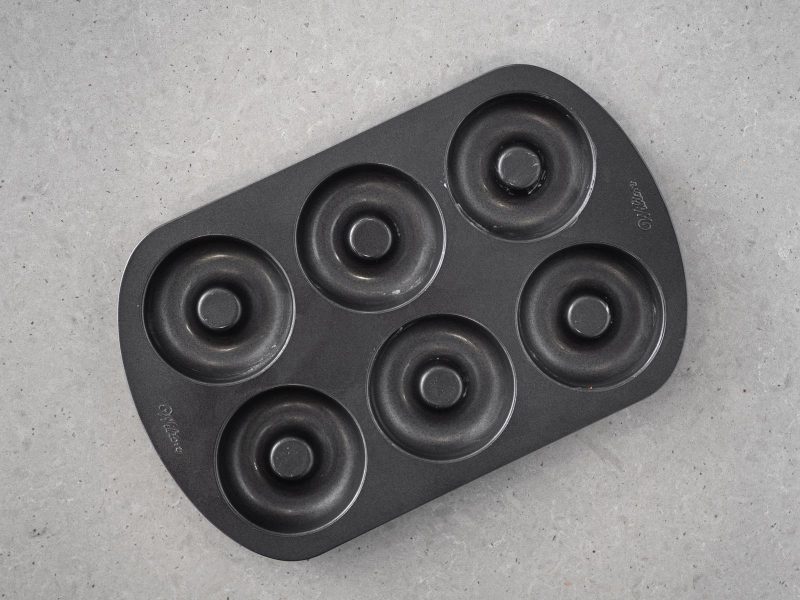 Forma do donutów firmy Wilton.