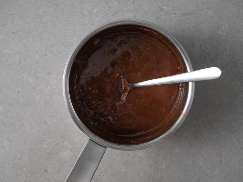 Gotowy syrop dyniowy w garnku.