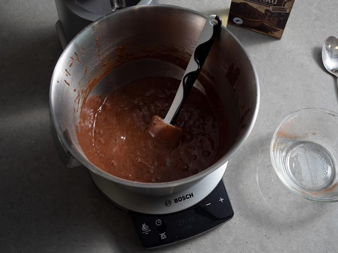 w robocie kuchennym kakaowe ciasto biszkoptowe