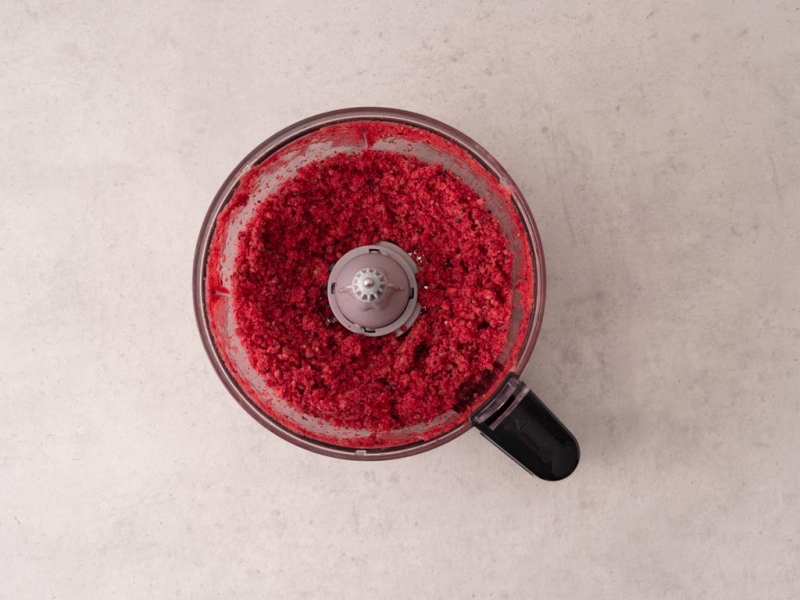 czerwone owoce zblendowane w malakserze Robot kuchenny Bosch OptiMUM MUM9BX5S65