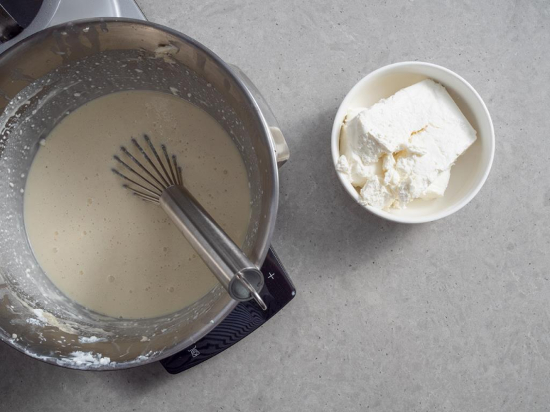 W misie robota kuchennego bosch masa na paschę z białą czekoladą