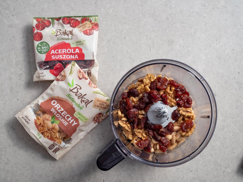 Orzech i acerola Bakal w malakserze