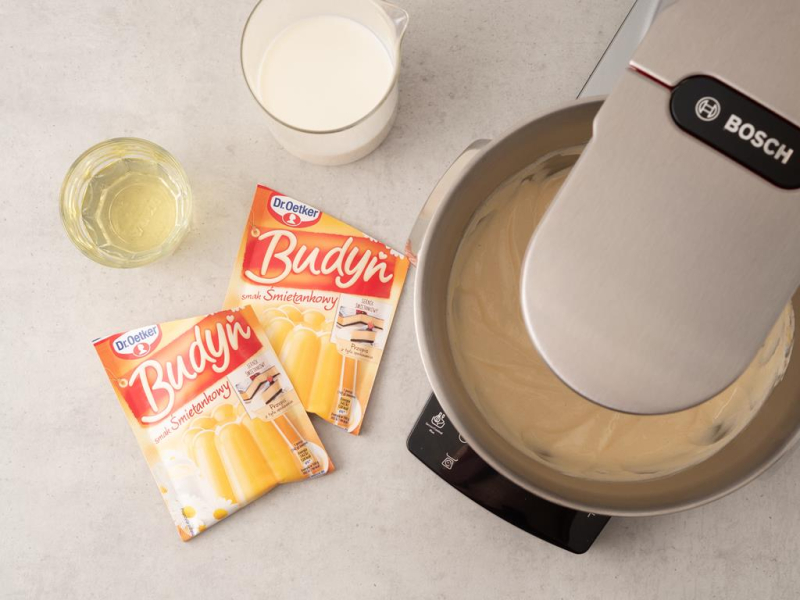 masa sernikowa, budyń śmietankowy Dr. Oetkera, mleko, olej do sernika rosa, Robot kuchenny Bosch OptiMUM MUM9BX5S65