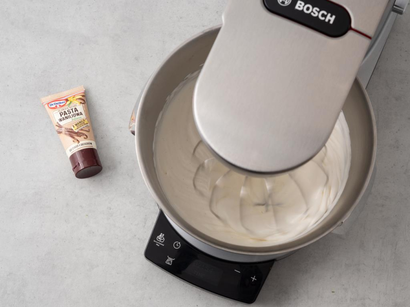bita śmietana, pasta waniliowa intense Dr. Oetkera, Robot kuchenny Bosch OptiMUM MUM9BX5S65