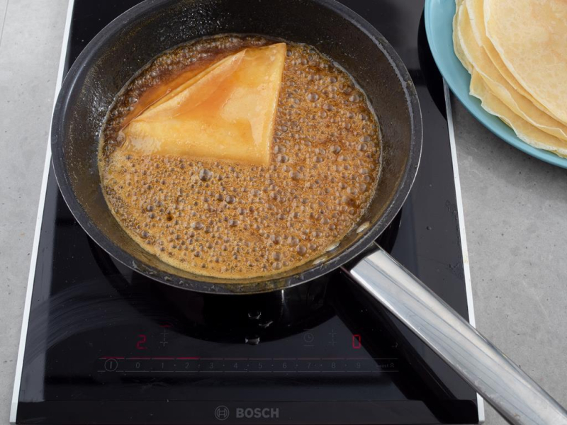 na patelni trójkąt naleśnika crepes suzette