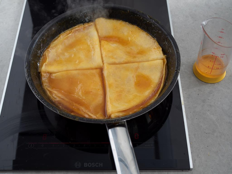 naleśniki crepes suzette na patelni
