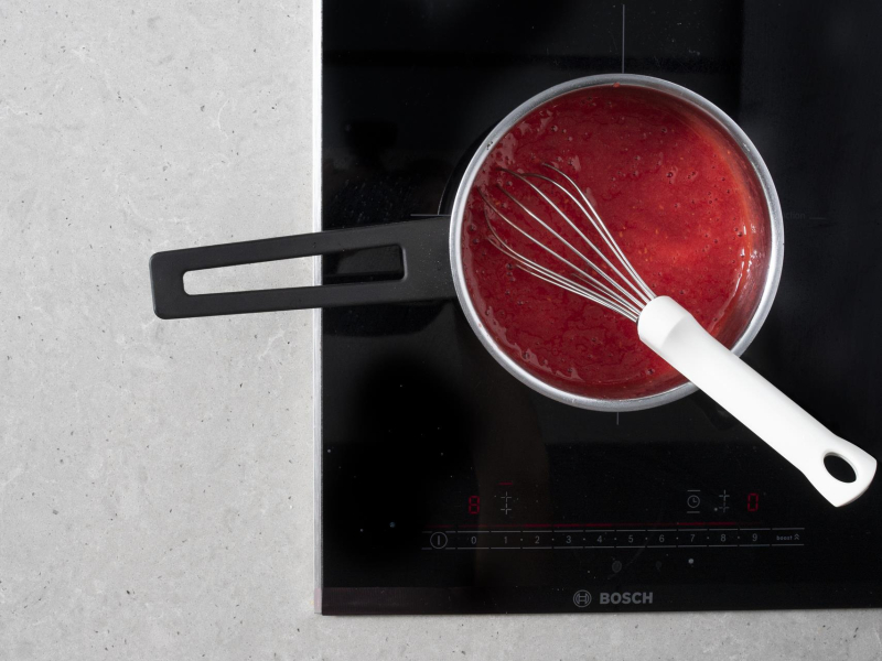 Gotowanie musu owocowego z agarem.