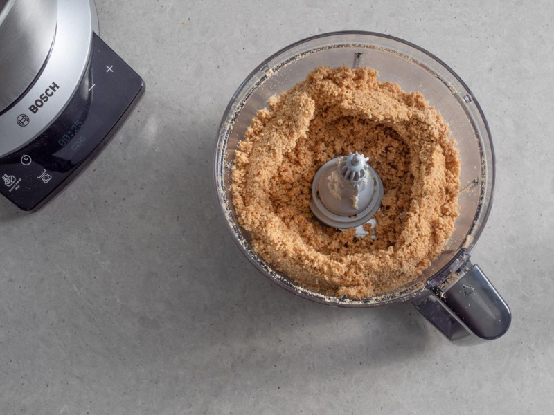 W malakserze masa na spód z herbatników