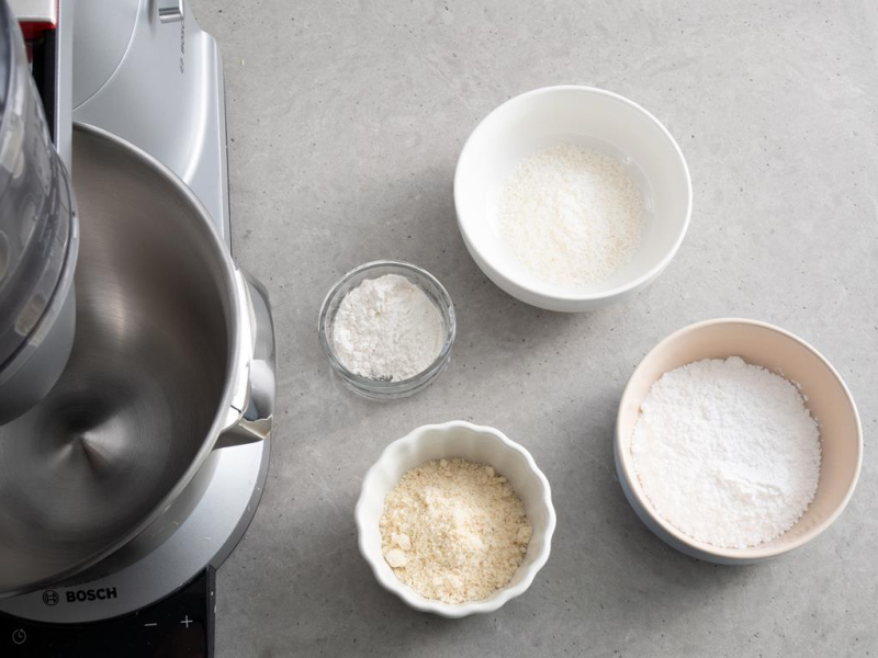 robot kuchenny bosch obok składniki na dakłas