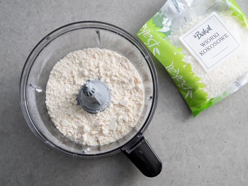 w malakserze bosch zmiksowane składniki do bezików kokosowych