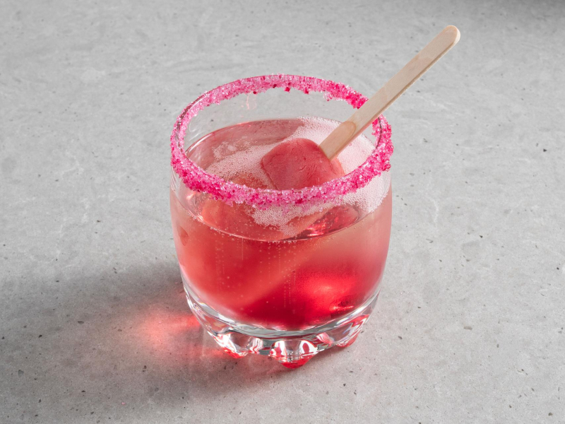 Gotowy drink mimoza arbuzowy.