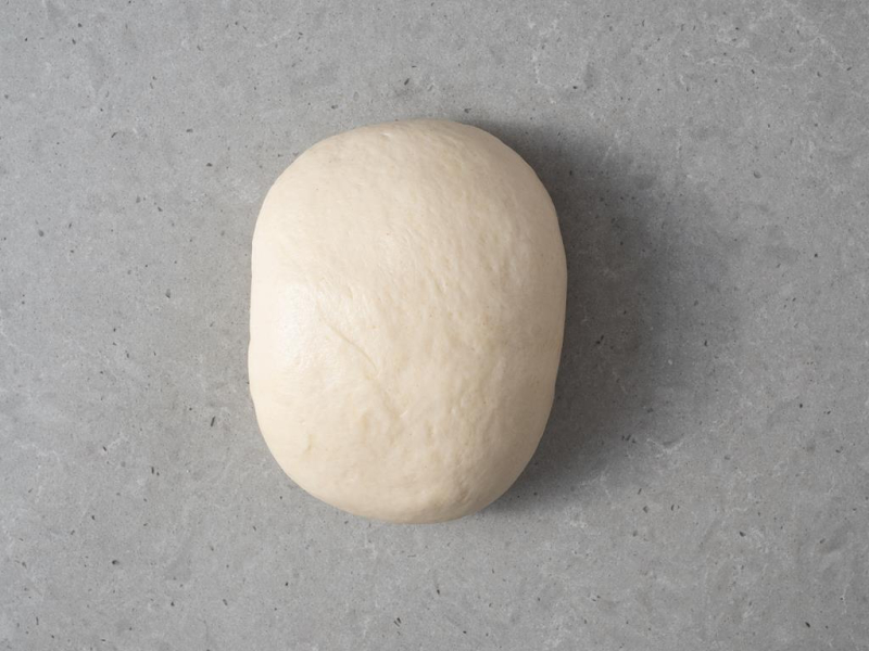 Zagniecione ciasto na faworki wegańskie.