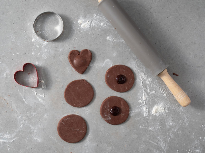 Przygotowanie pierniczków alpejskich.