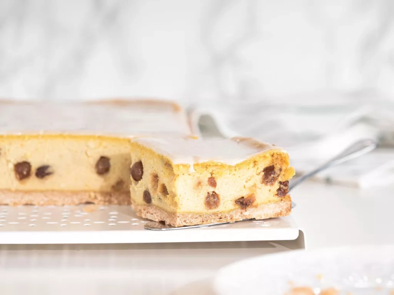 tofurnik a'la krakowski z rodzynkami i lukrem