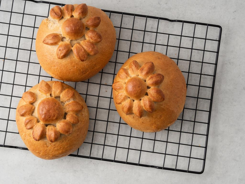 upieczone chlebki do żurku