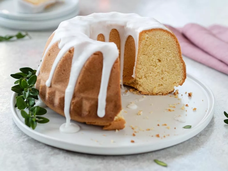 cytrynowa babka bez glutenu oblana lukrem