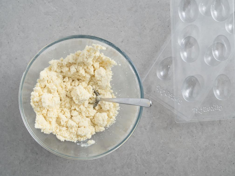 w misce masa z mleka w proszku