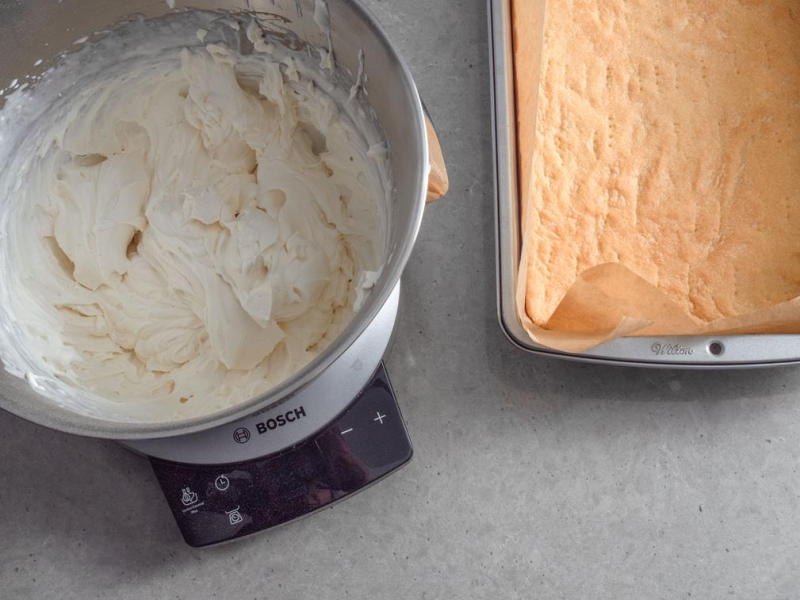 w misie robota bosch ubira śmietanka do ciasta snikers