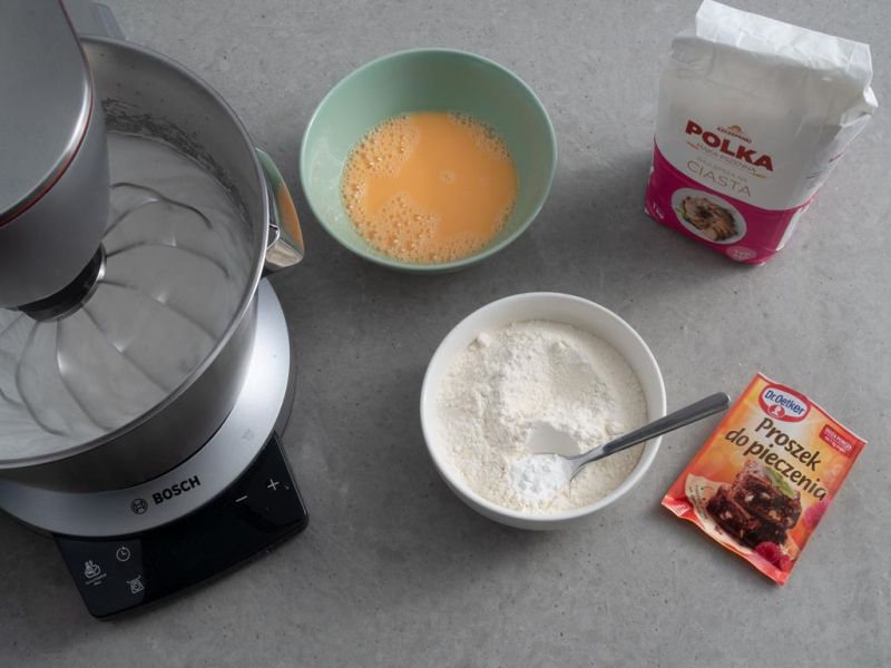 składniki na biszkopt do ciasta brzdąc