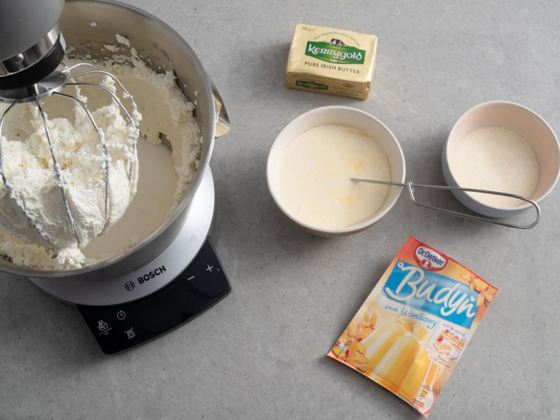 składniki na sernik bez jajek, twaróg, masło Kerrygold, budyń dr. oetker