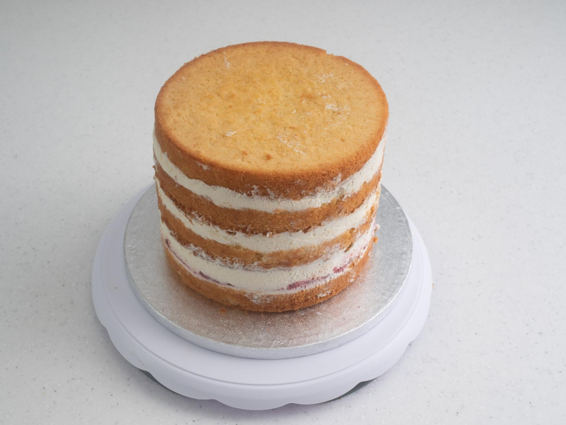 Złożone blaty biszkoptowe.