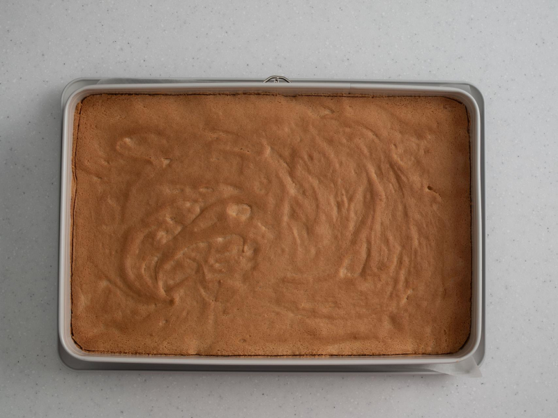 w formie upieczony spód do ciasta malinowego