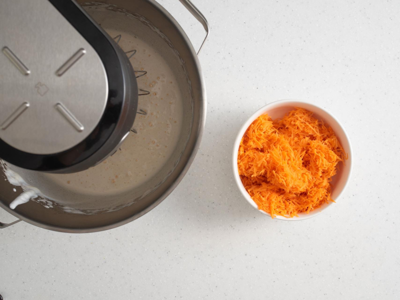 Starta marchewka w misce.