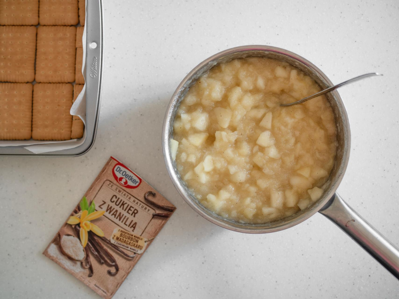 uprażone w garnku jabłka na szarlotkę bez pieczenia