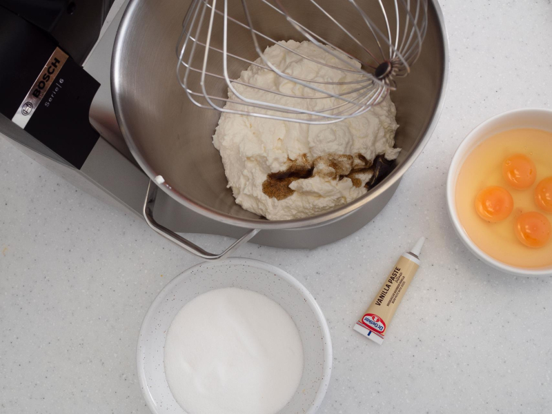 w misie robota bosch składniki na sernik krówkowy