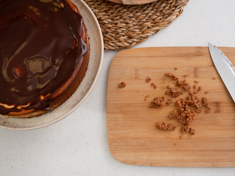 na desce pokrojone drobno krówki