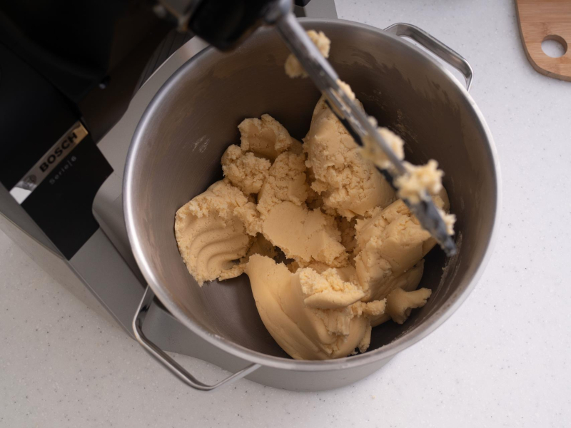 zagniecione ciasto na ciasteczka świąteczne