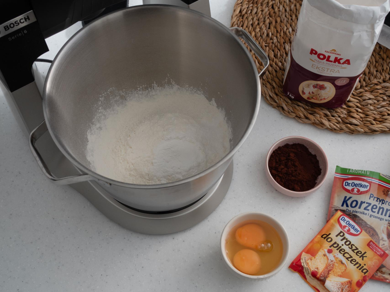 w misie robota bosch produkry na ciasto do sernika piernikowego